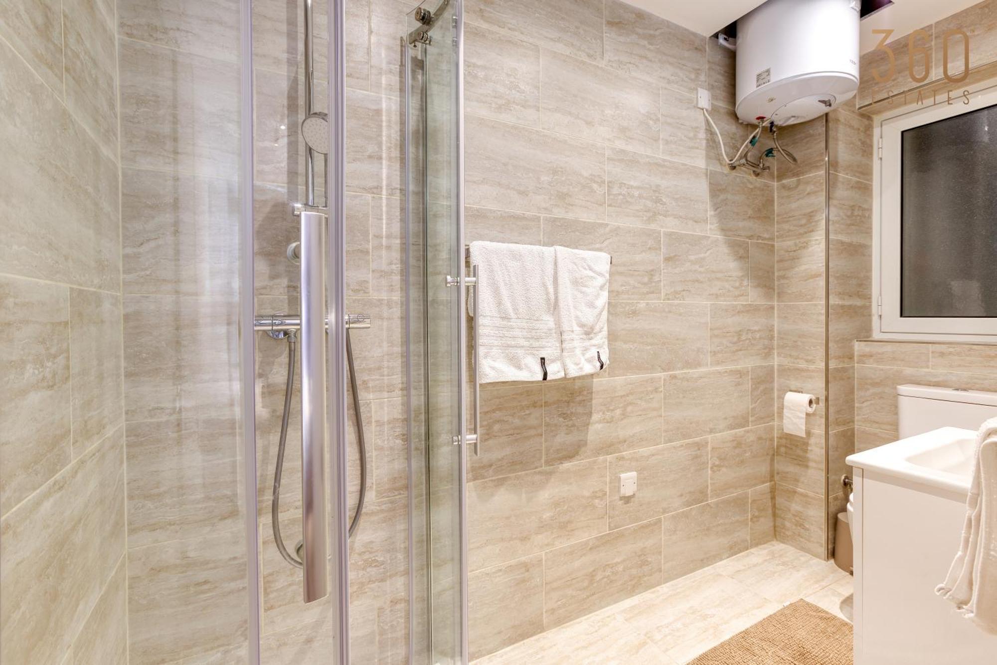 Designer 2br With Stunning Views In St Pauls By 360 Estates